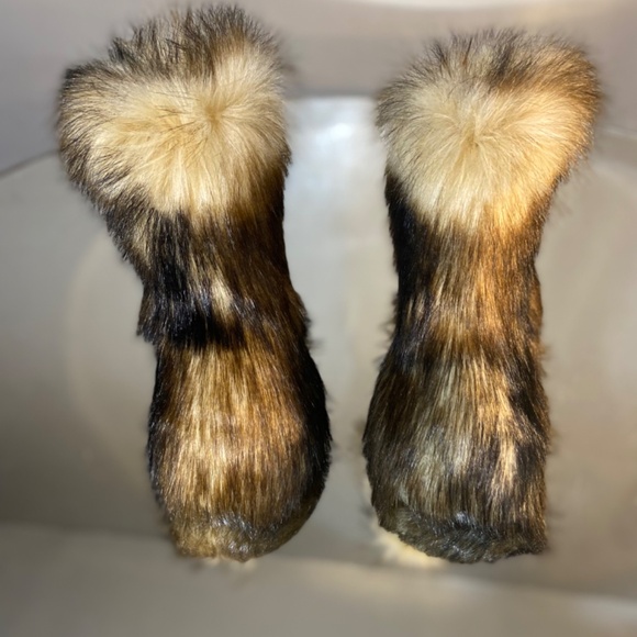 Custom vegan fur Boots - Picture 4 of 4